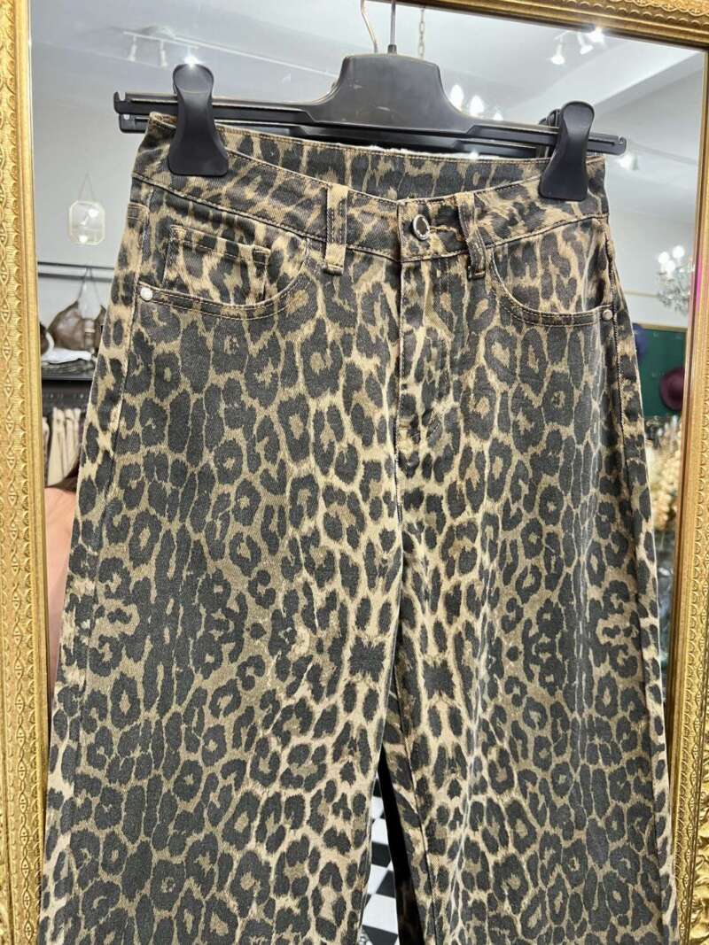 Jeans gamba dritta Leopardato - immagine 2