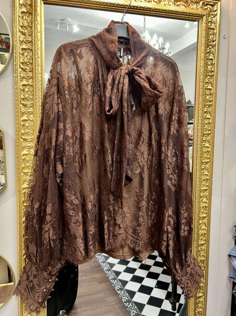 Camicia in pizzo con fiocco Cioccolato