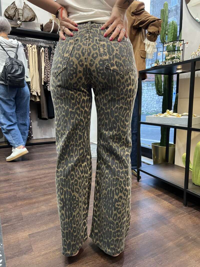 Jeans gamba dritta Leopardato - immagine 4