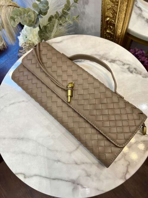 Clutch Intrecciata Fango