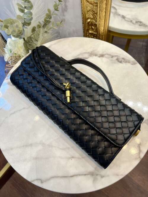 Clutch Intrecciata Nera