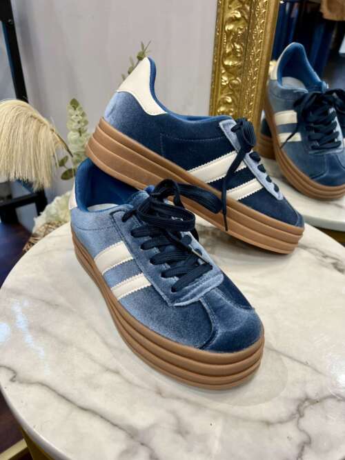 Sneakers in Velluto Celeste