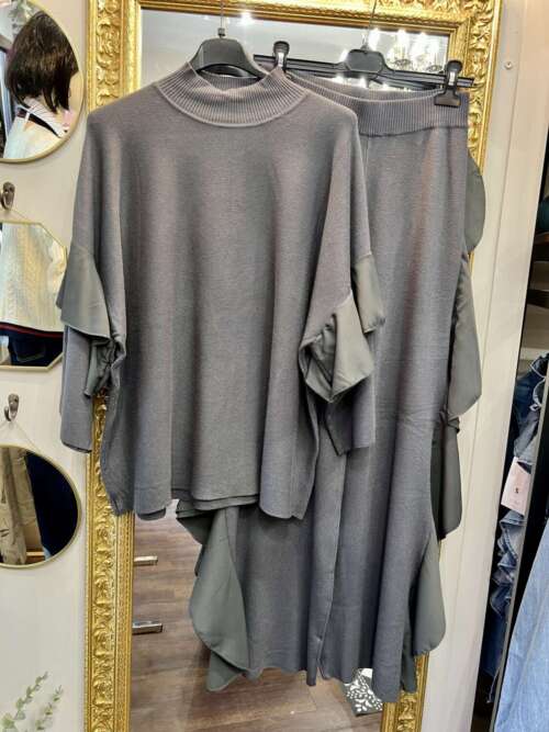 Coordinato in Maglia con Rouches Grigio