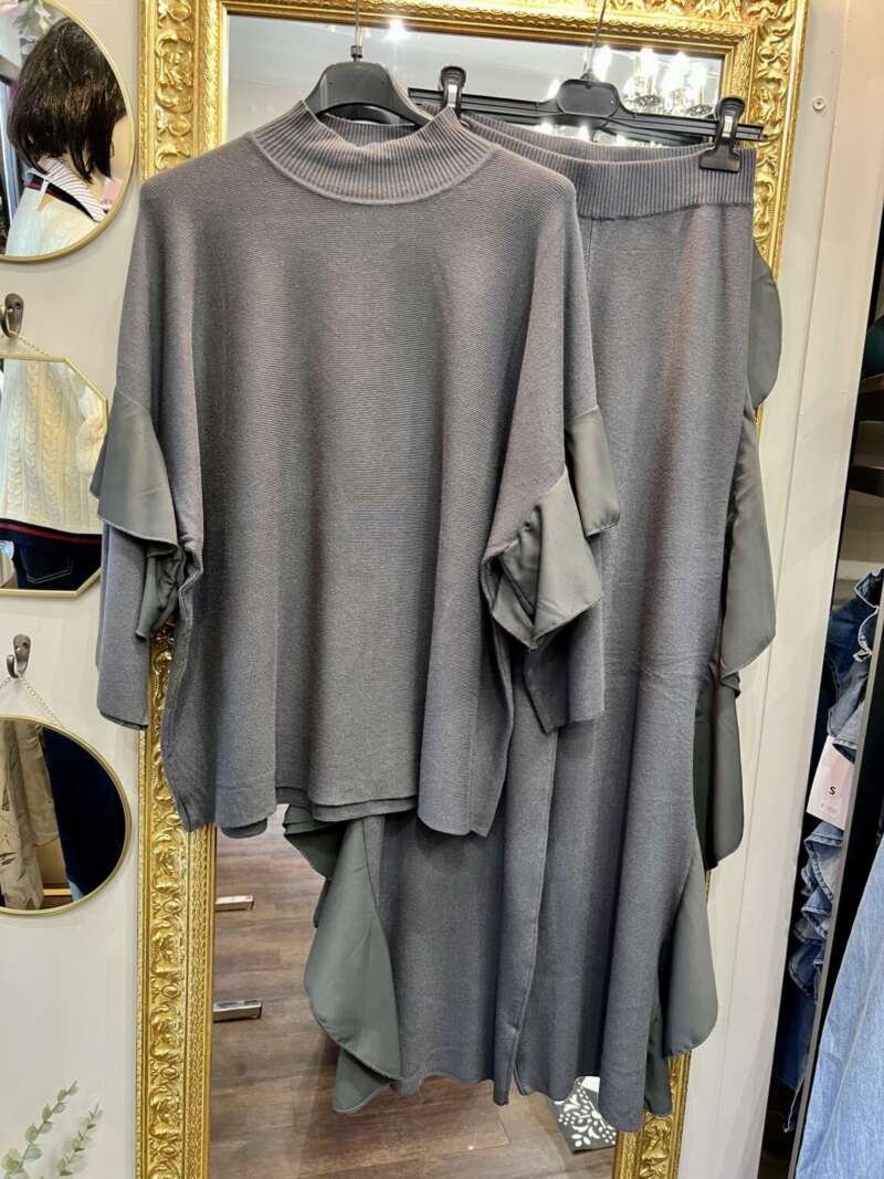Coordinato in Maglia con Rouches Grigio