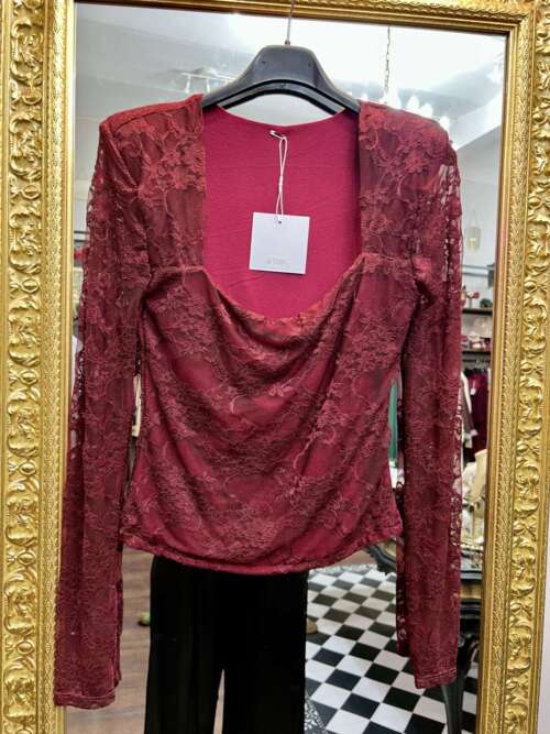 Maglia in Pizzo Scollo Quadro Bordeaux