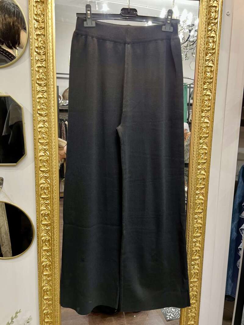 Coordinato in Maglia con Maxi Bottoni Nero - immagine 3