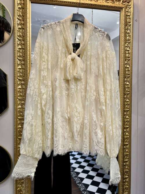 Camicia in Pizzo con fiocco Panna