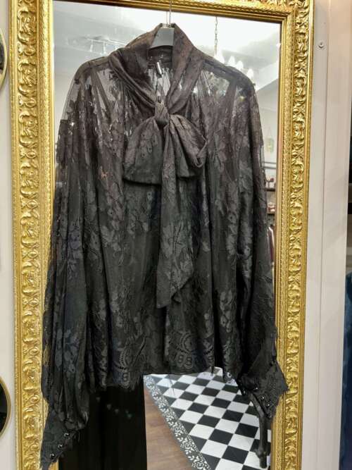 Camicia in Pizzo con fiocco Nera