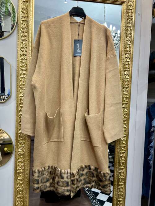 Cardigan con Bordo in Ecofur Camel