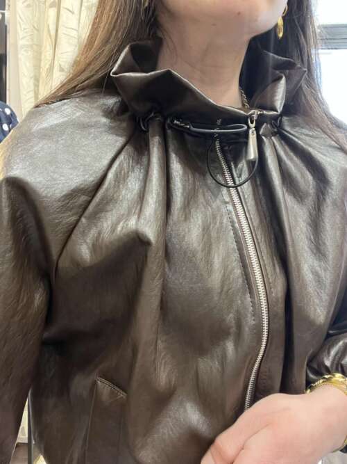 Alternative view of Bomber in ecopelle collo riccio Marrone